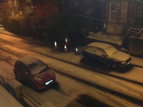 A snowy eve on Strandview street