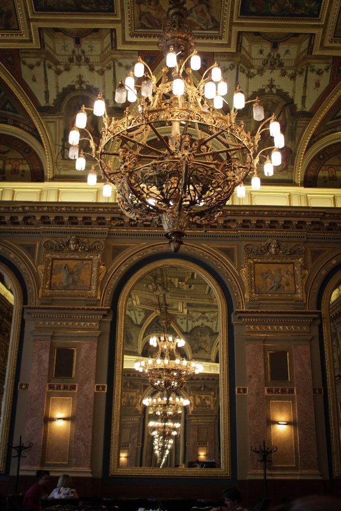 Lotz Terem bookcafé