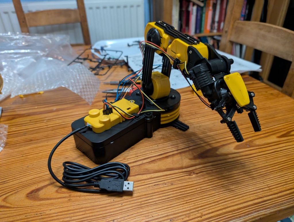 Robot Arms and Alan Wake 2